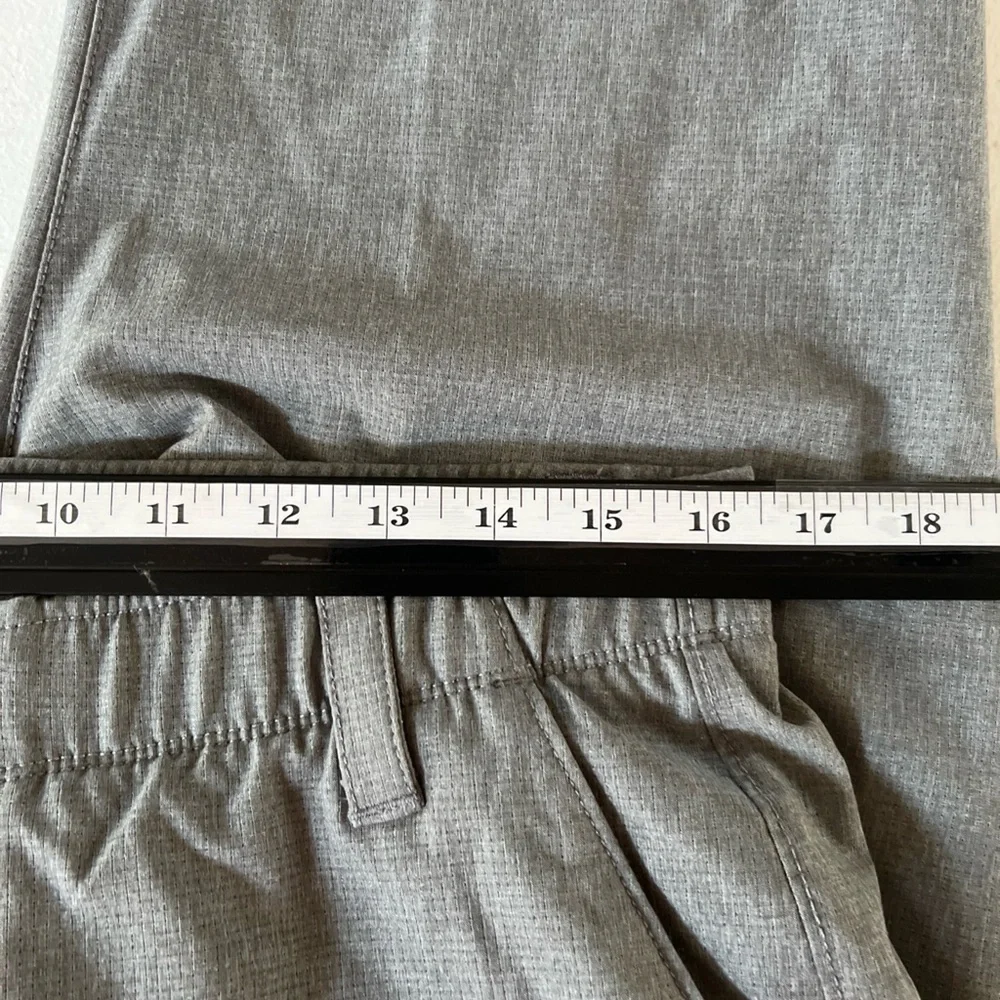 Under Armour Pants Men’s 34x32 Gray Loose Golf Performance Stretch Straight Leg